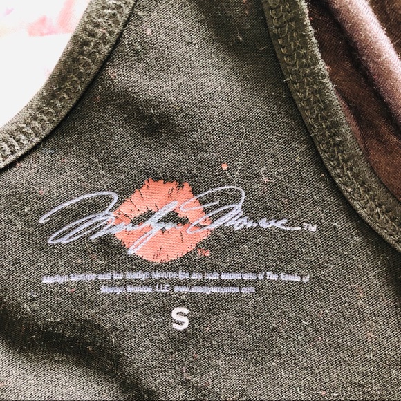 Muscle Tank For Marilyn Monroe Lovers - Picture 2 of 2